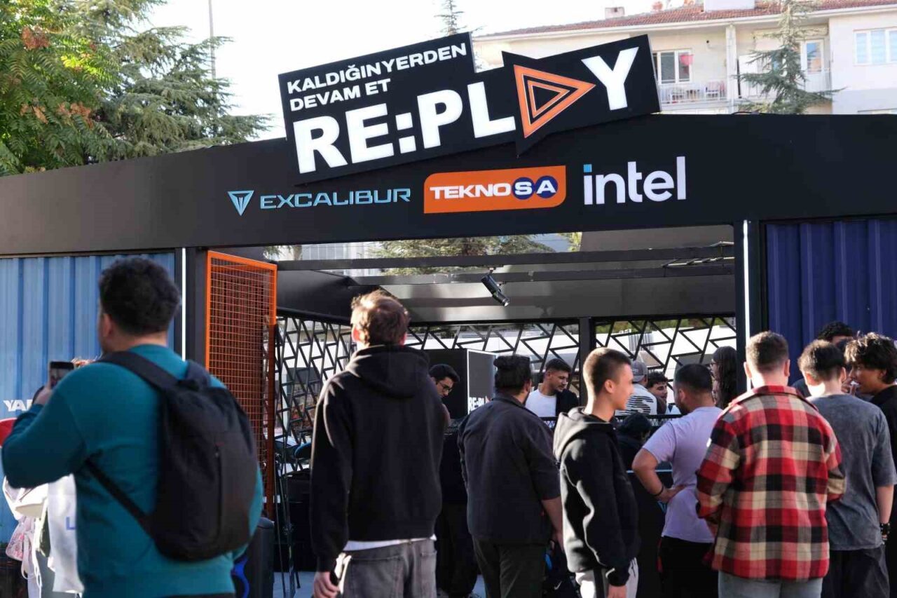 Türkiye’nin dört bir yanındaki oyun ve teknoloji tutkunlarını bir araya