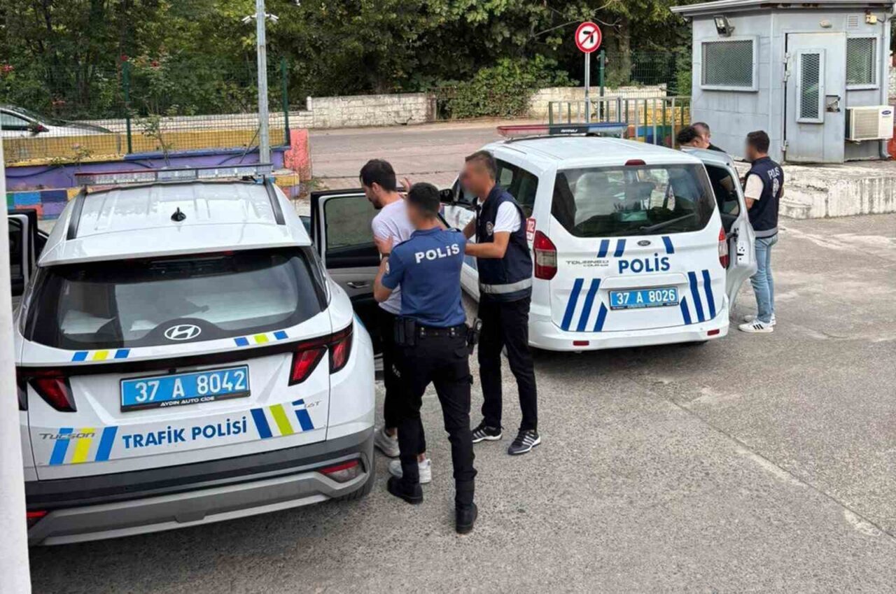 Kastamonu’nun Cide ilçesinde bir restoranda yemek yiyen polis memurunu darp