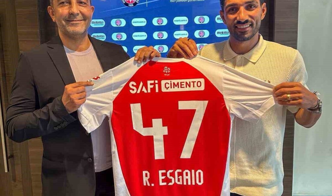 Fatih Karagümrük, Sporting Lizbon’dan sağ bek Ricardo Esgaio ile 2