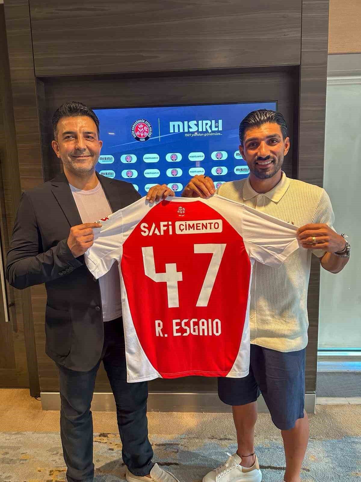 Fatih Karagümrük, Sporting Lizbon’dan sağ bek Ricardo Esgaio ile 2