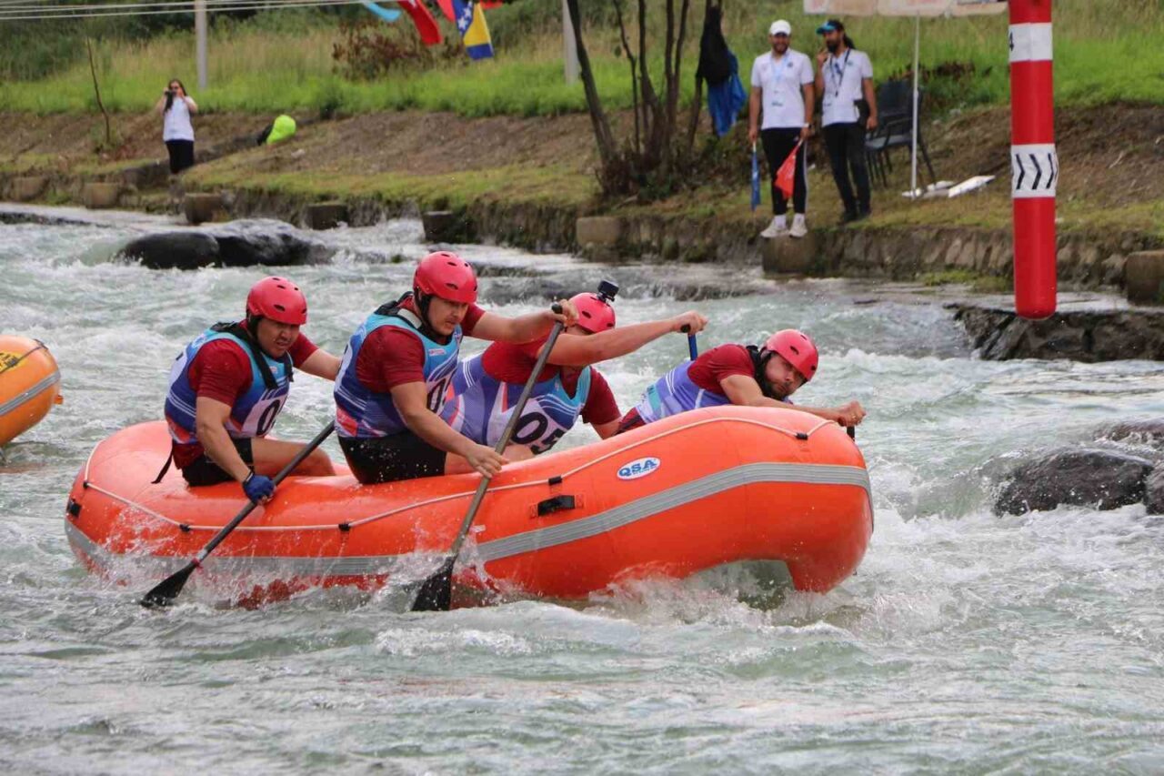 Rafting Avrupa Kupası, Türkiye Kano Federasyonu’nun ev sahipliğinde Rize’de başladı.