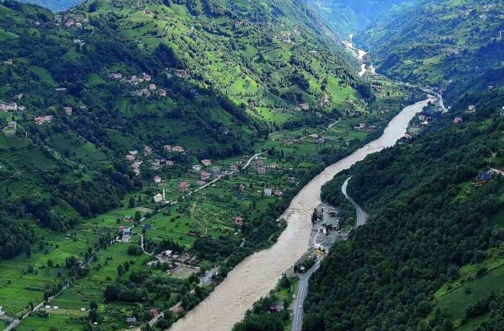 Rize’de dün geceden bu yana etkili olan yağışların en fazla