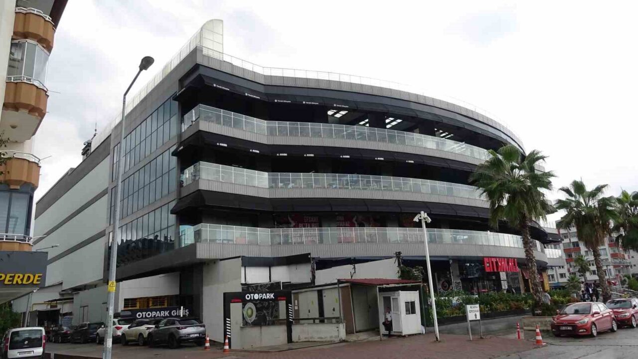 Samsun’da ruhsatı mahkeme kararıyla iptal edilen CityMall AVM’deki iş yerlerine,