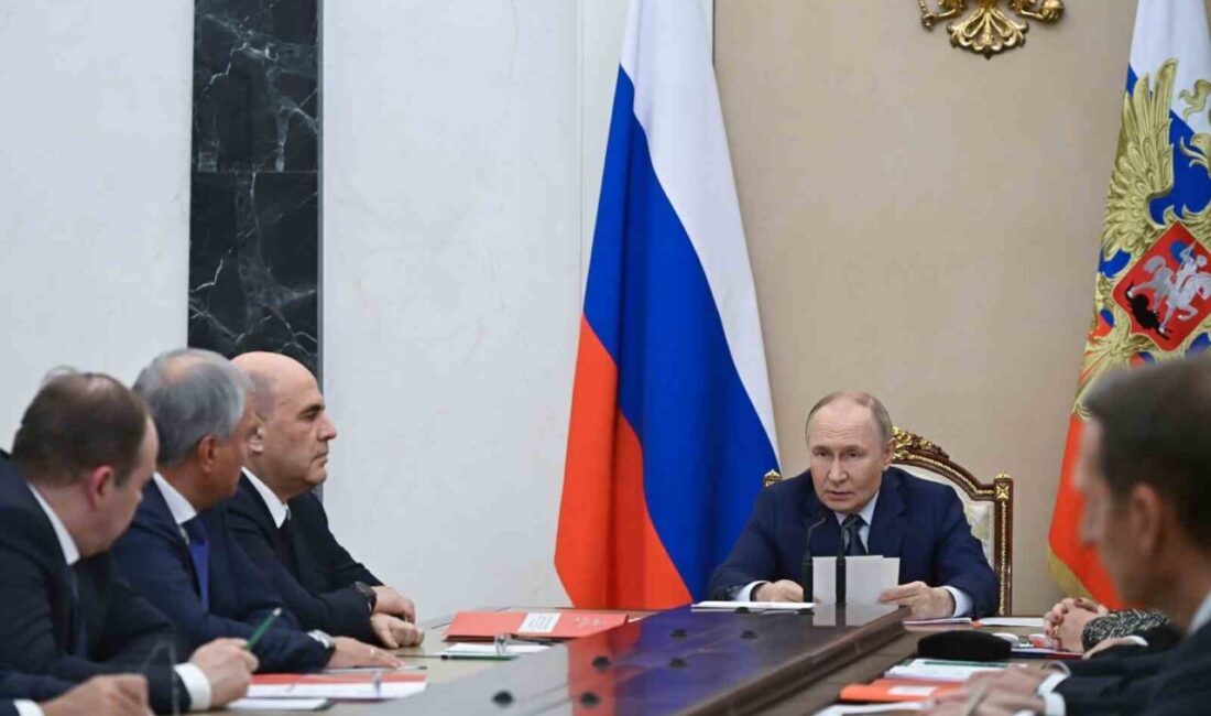 Rusya Devlet Başkanı Vladimir Putin, ABD Başkanı Donald Trump’a iki