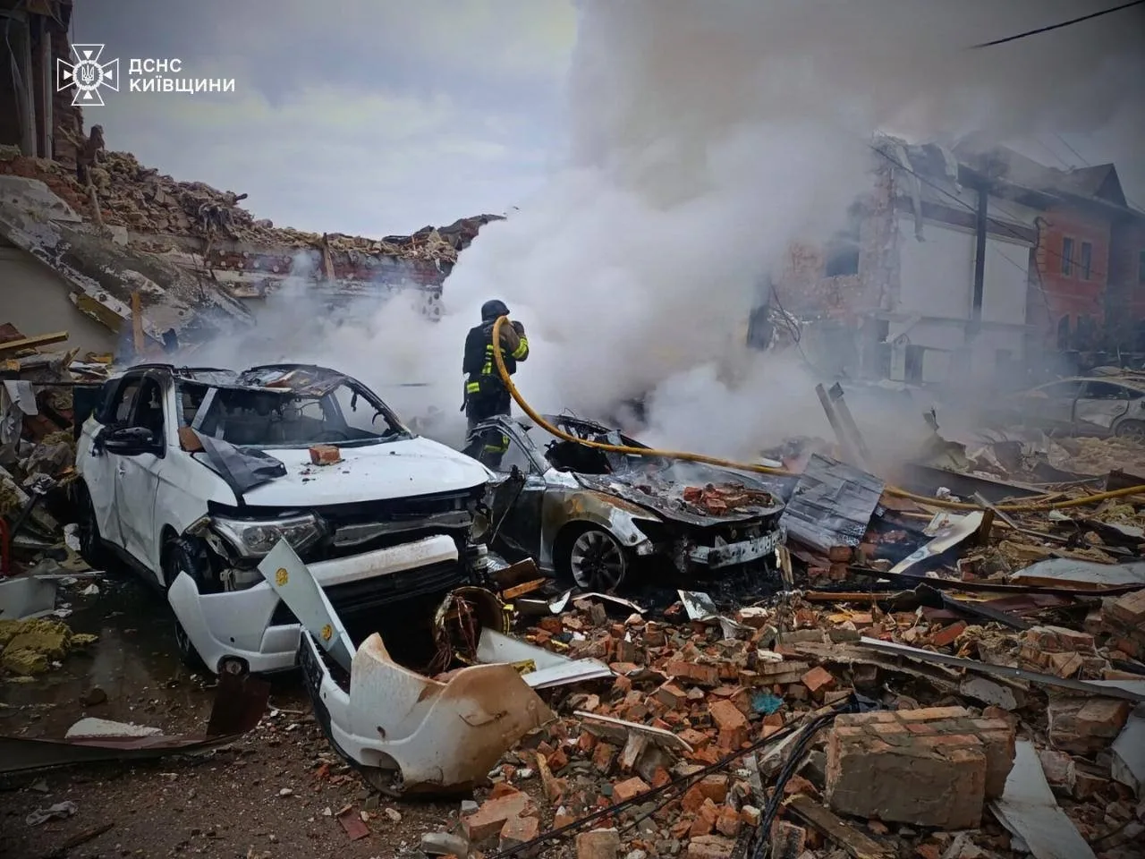 Rusya’nın Ukrayna’nın başkenti Kiev’e 12 saat süren bombalı saldırısında sığınağa