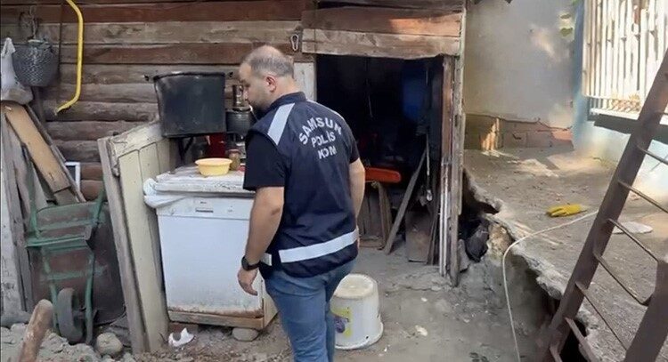Samsun’da bir kadın rüyasında define görünce oğluyla birlikte 5 katlı