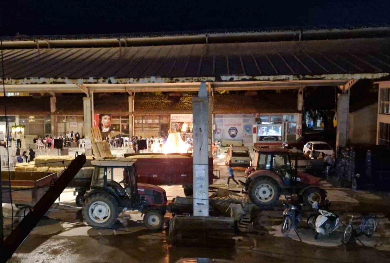 Afyonkarahisar’ın Başmakçı ilçesinde pazar yerinde yapılan düğünler vatandaşları canından bezdirirken,