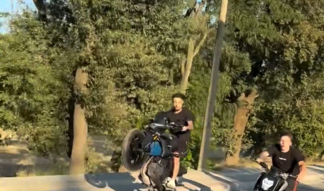 Bursa’da plakasız motosikletle tek teker üzerinde ilerleyip trafiği tehlikeye düşüren