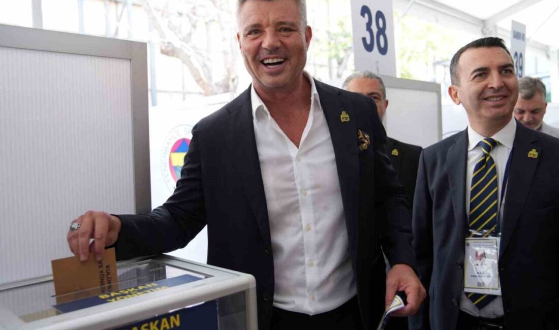 Fenerbahçe Başkan Adayı Sadettin Saran, olağanüstü seçimli genel kurul toplantısında