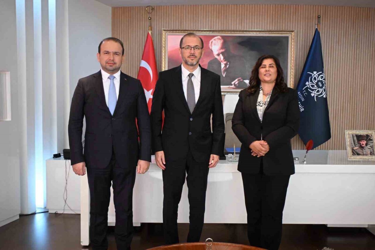 Aydın Büyükşehir Belediye Başkanı Özlem Çerçioğlu’na, Sağlık Bakan Yardımcısı Prof.