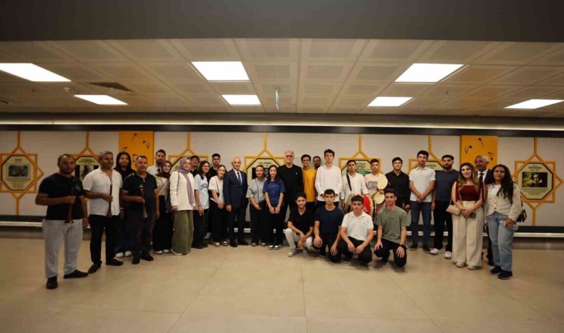 Devlet Tiyatroları Genel Müdürü ve ünlü sanatçı Tamer Karadağlı, Şahinbey