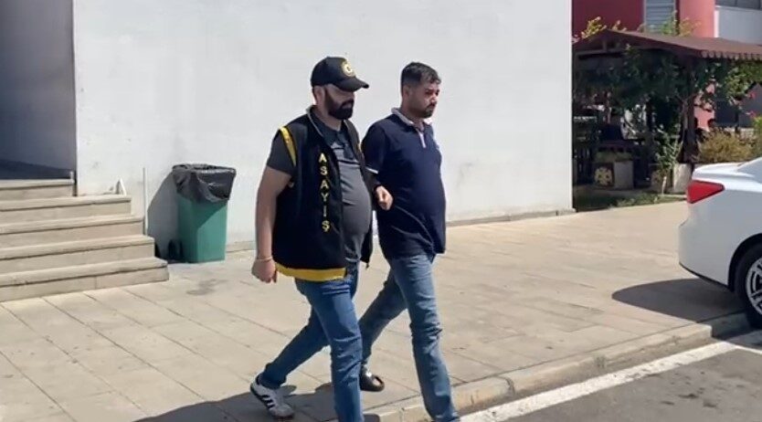 Adana’da kendilerini polis olarak tanıtan şüpheliler, “Kimliğiniz bir banka soygununda