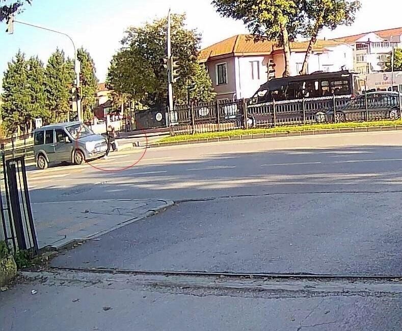 Sakarya’nın Adapazarı ilçesinde park halindeki bir araca çarptıktan sonra olay