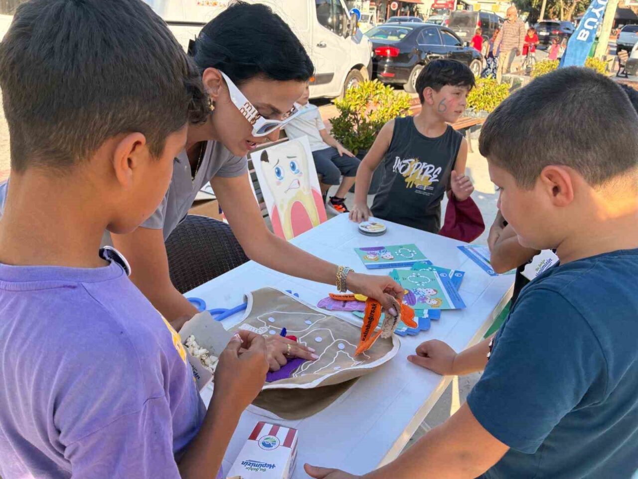 Sakarya Büyükşehir Belediyesi tarafından düzenlenen “Gezgin Çocuk Atölyesi”, yaz boyunca