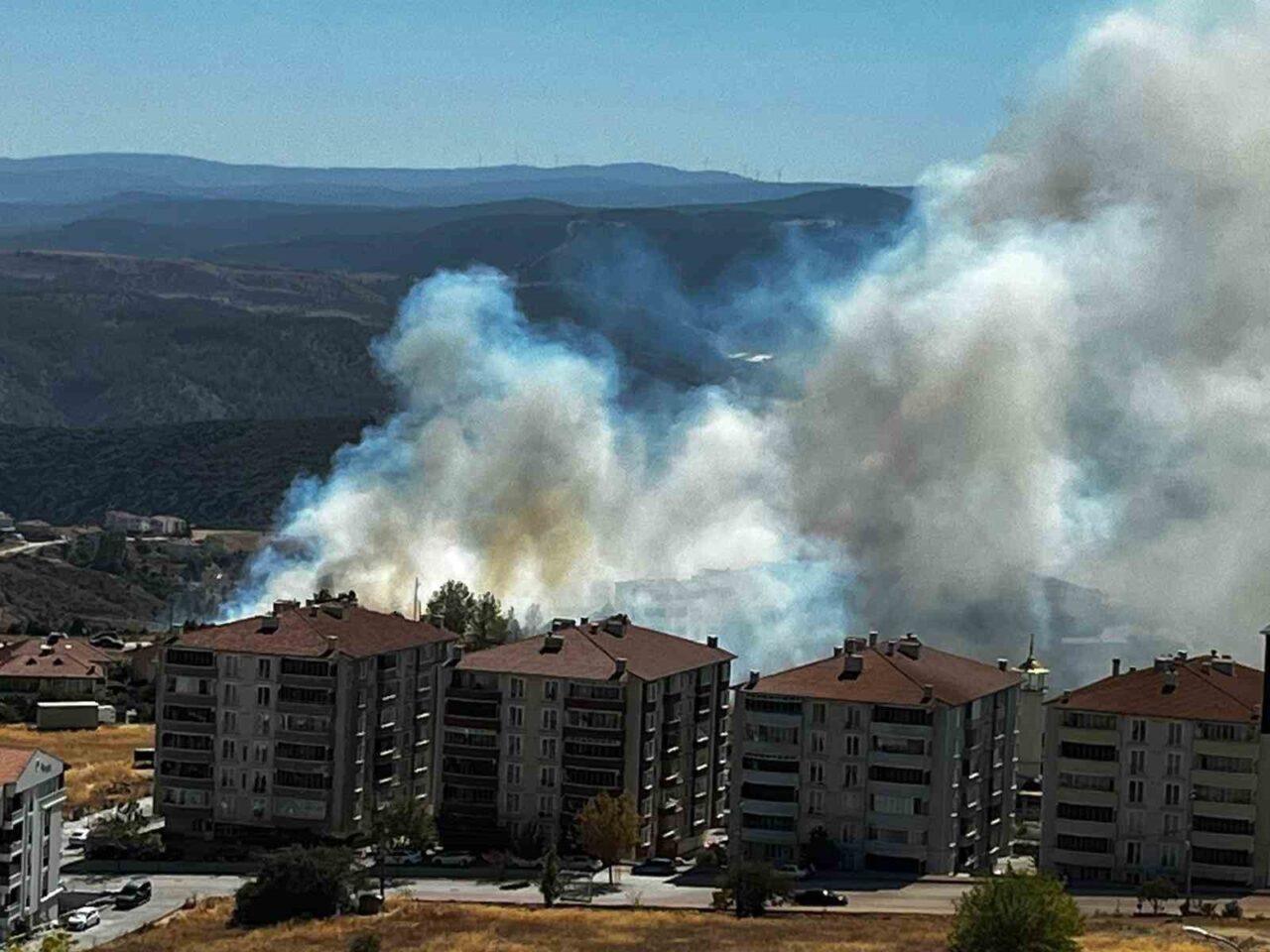 Bilecik’te salça ateşinden makilik alana sıçrayan kıvılcımların sebep olduğu yangında