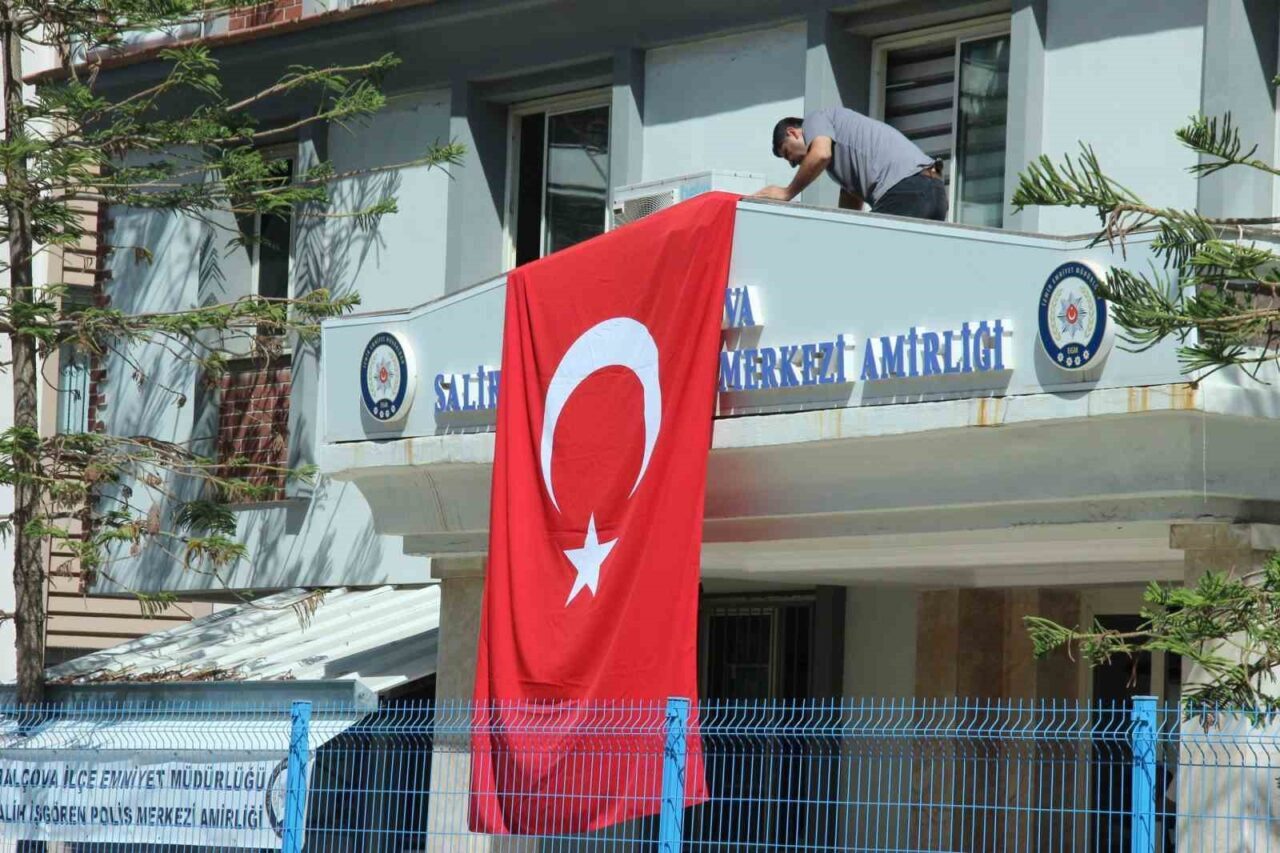 İzmir’in Balçova ilçesinde 1. Sınıf Emniyet Müdürü Polis Başmüfettişi Muhsin