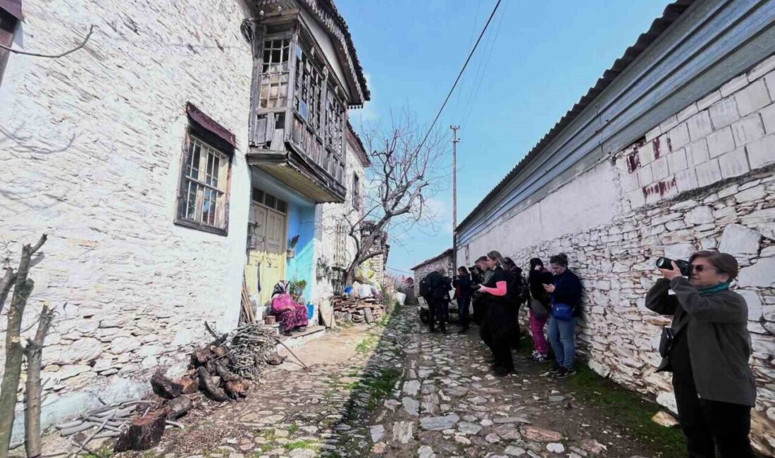 Manisa’nın Salihli ilçesindeki Fotoğraf Derneği (SALFOD) üyeleri, köklü geçmişi ve
