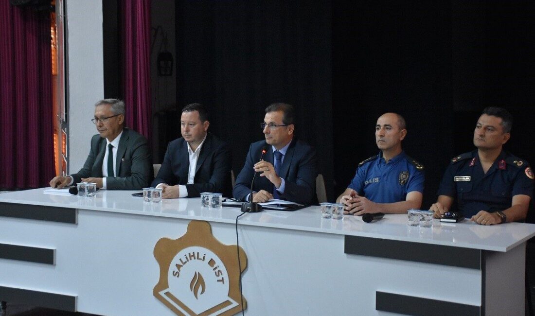 Manisa’nın Salihli ilçe Kaymakamı Ali Güldoğan başkanlığında 2025-2026 eğitim-öğretim yılının