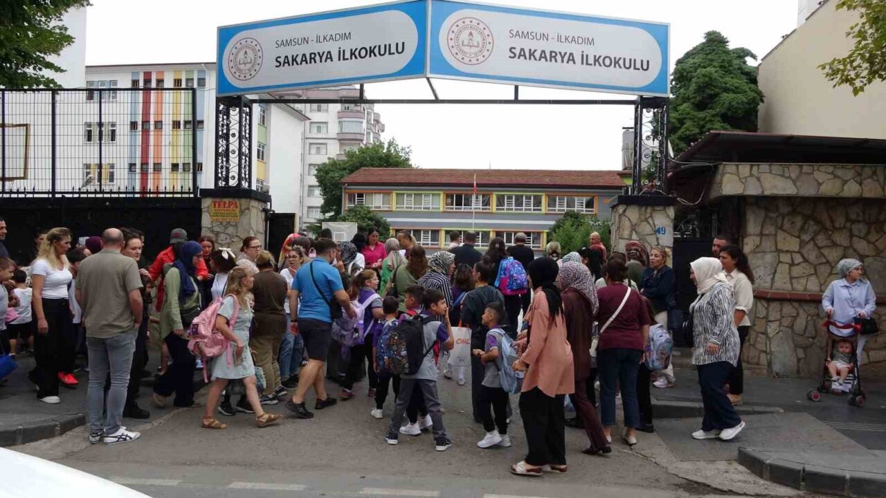 Samsun’da 2025-2026 eğitim-öğretim yılının ilk gününde yaklaşık 260 bin öğrenci