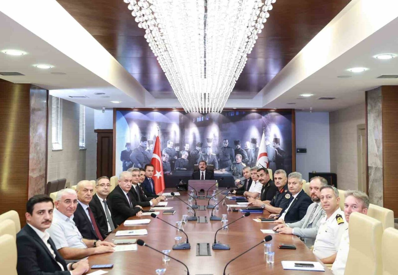 Samsun Valiliği’nde, 2025-2026 eğitim-öğretim yılı öncesi okul çevrelerinde alınacak asayiş