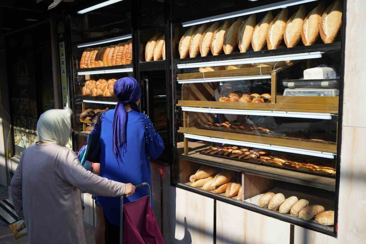 Samsun’da fırıncı esnafı, 210 gramlık somun ekmeğin 12,5 TL’den satıldığı