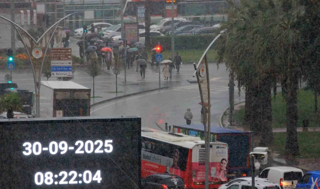 Samsun’da dün akşamdan bu yana etkili olan kuvvetli sağanak, şehirde
