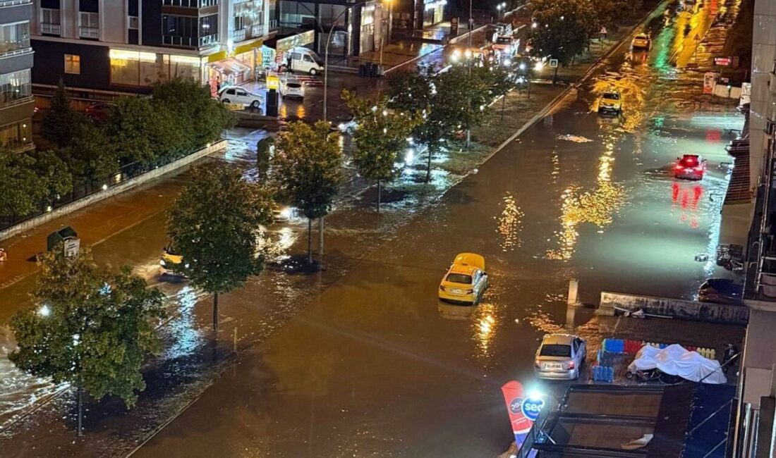 Samsun’da aniden bastıran sağanak yağış özellikle Atakum ilçesinde hayatı olumsuz