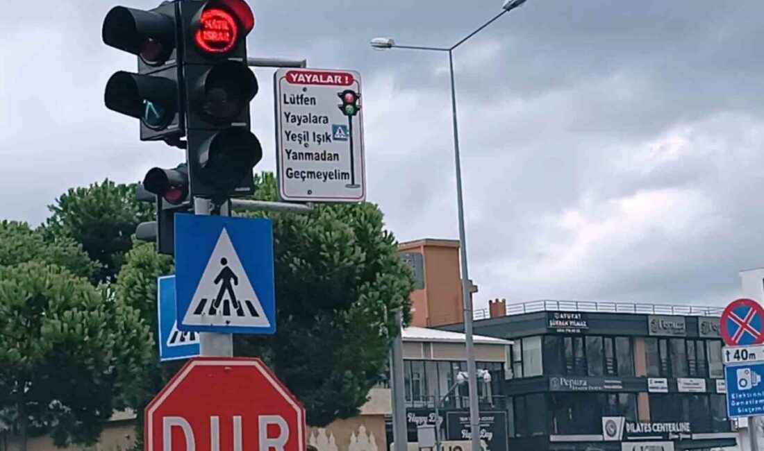 SAMSUN (İHA) – Samsun’da trafik lambalarının yeşilinde ‘Özgür Filistin’, kırmızında