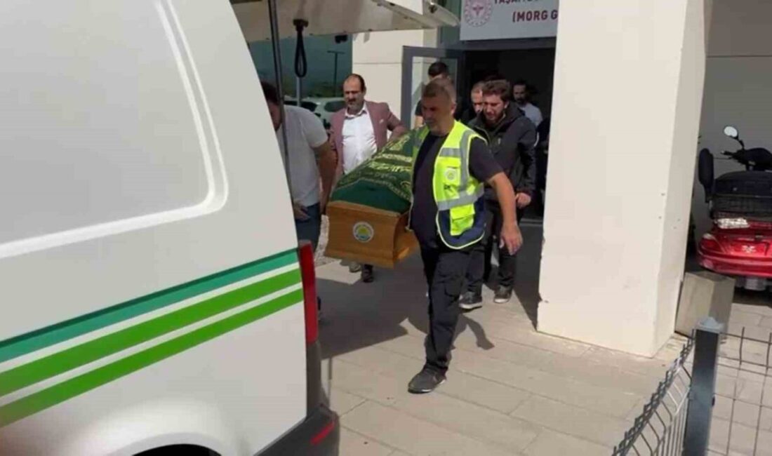 Yalova’nın Çınarcık ilçesindeki bir binanın 6’inci katındaki evinin terasından kızı