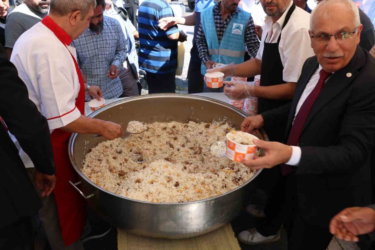 Şanlıurfa’da ahilik haftası kapsamında ticaret il müdürlüğü tarafından 3 bin