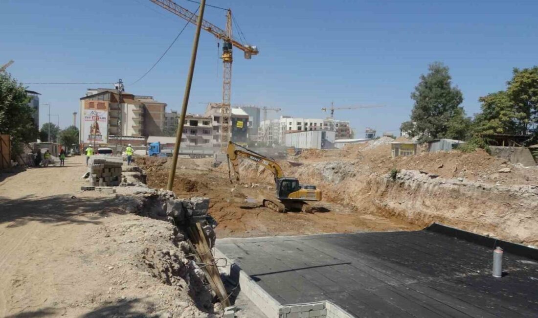 Malatya’da çalıştığı şantiyede merdivenden düşen bir işçi yaralandı. Olay, 13.30