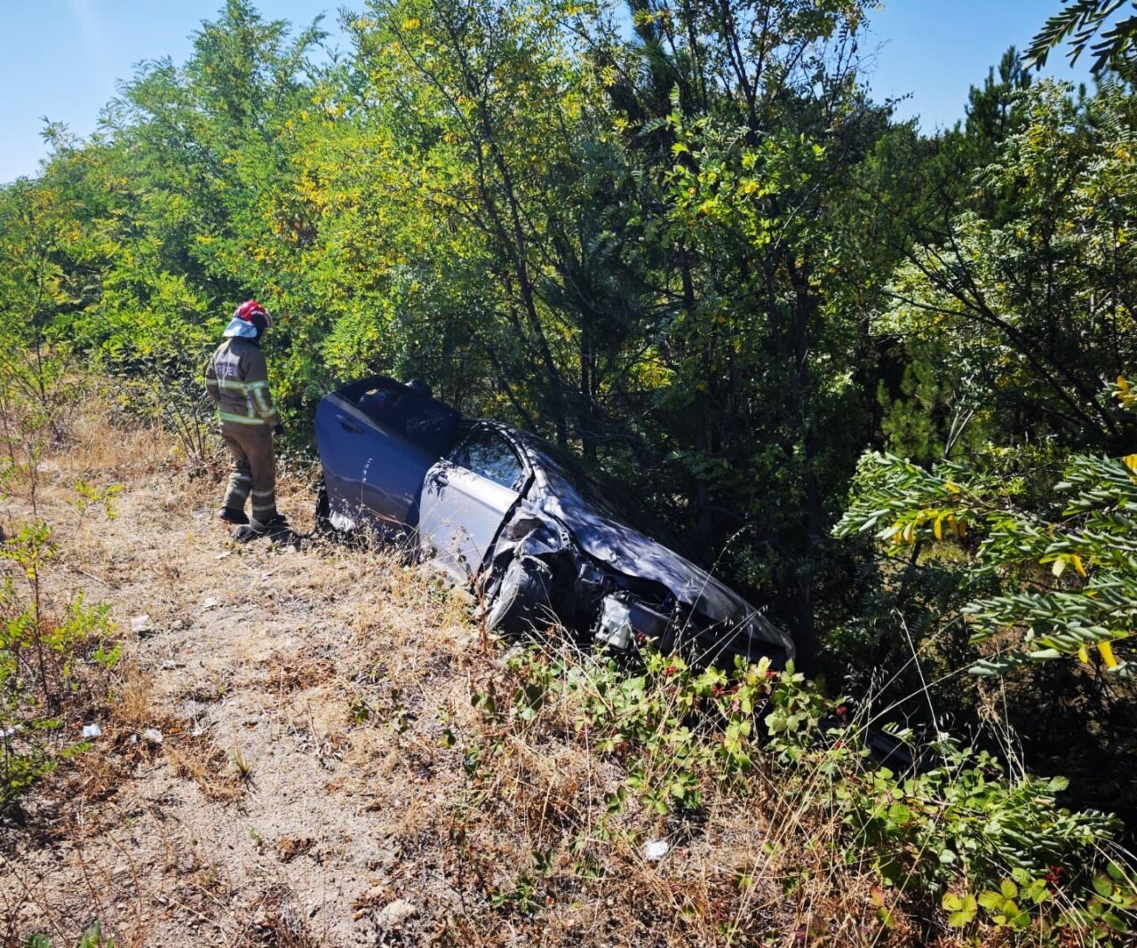 Karabük’ün Safranbolu ilçesinde sürücüsünün kontrolünden çıkan otomobilin şarampole uçması sonucu