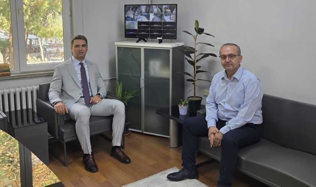 Saruhanlı Kaymakamı Murat Acar, İlçe Tarım ve Orman Müdürü Ali