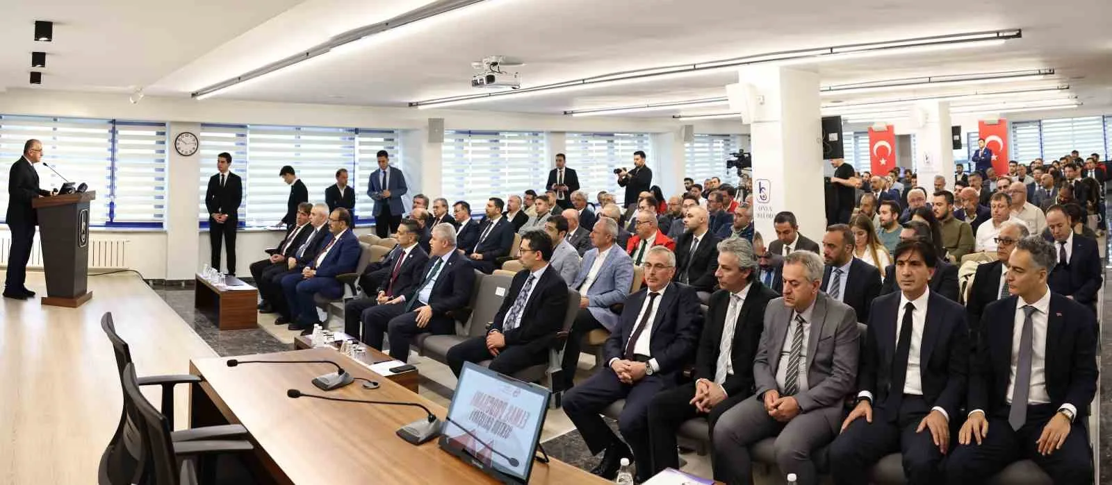 Savunma sanayine nitelikli insan kaynağı yetiştirmek amacıyla başlatılan ELMAS Programı’nın