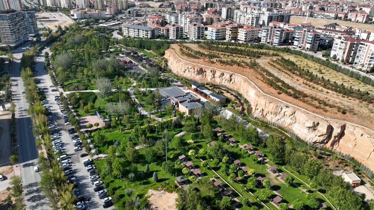 Konya’nın merkez Selçuklu ilçe Belediyesi, vatandaşları şehrin stresinden uzaklaştıracak doğayla