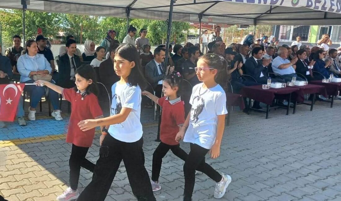 Manisa’nın Selendi ilçesinde 2025-2026 Eğitim-Öğretim Yılı İlköğretim dolayısıyla kutlama programı