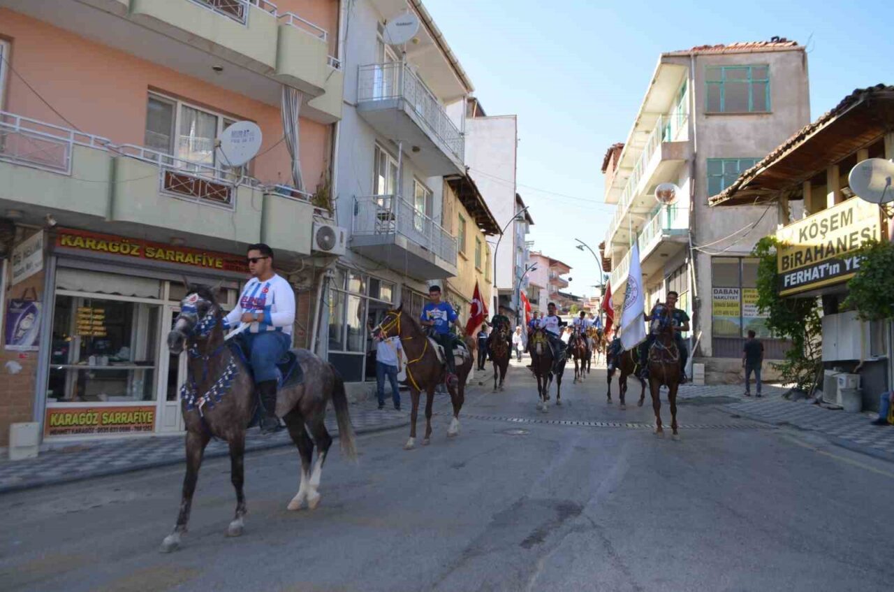 Manisa’nın Selendi ilçesinin düşman işgalinden kurtuluşunun 103. yıldönümü coşkuyla kutlandı.