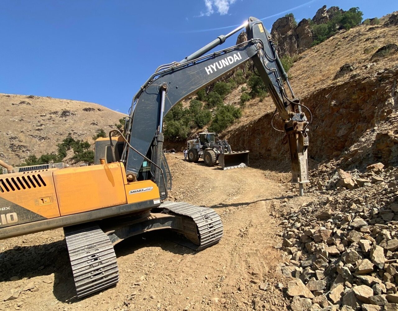 Hakkari’nin Şemdinli ilçesine bağlı Bağlar köyünün Rüzgarlı ve Çem mezralarında