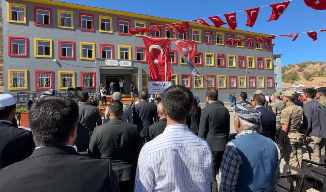 Hakkari’nin Şemdinli ilçesinde yenilenen Konur Köyü Dereyanı Mezrası İlk ve