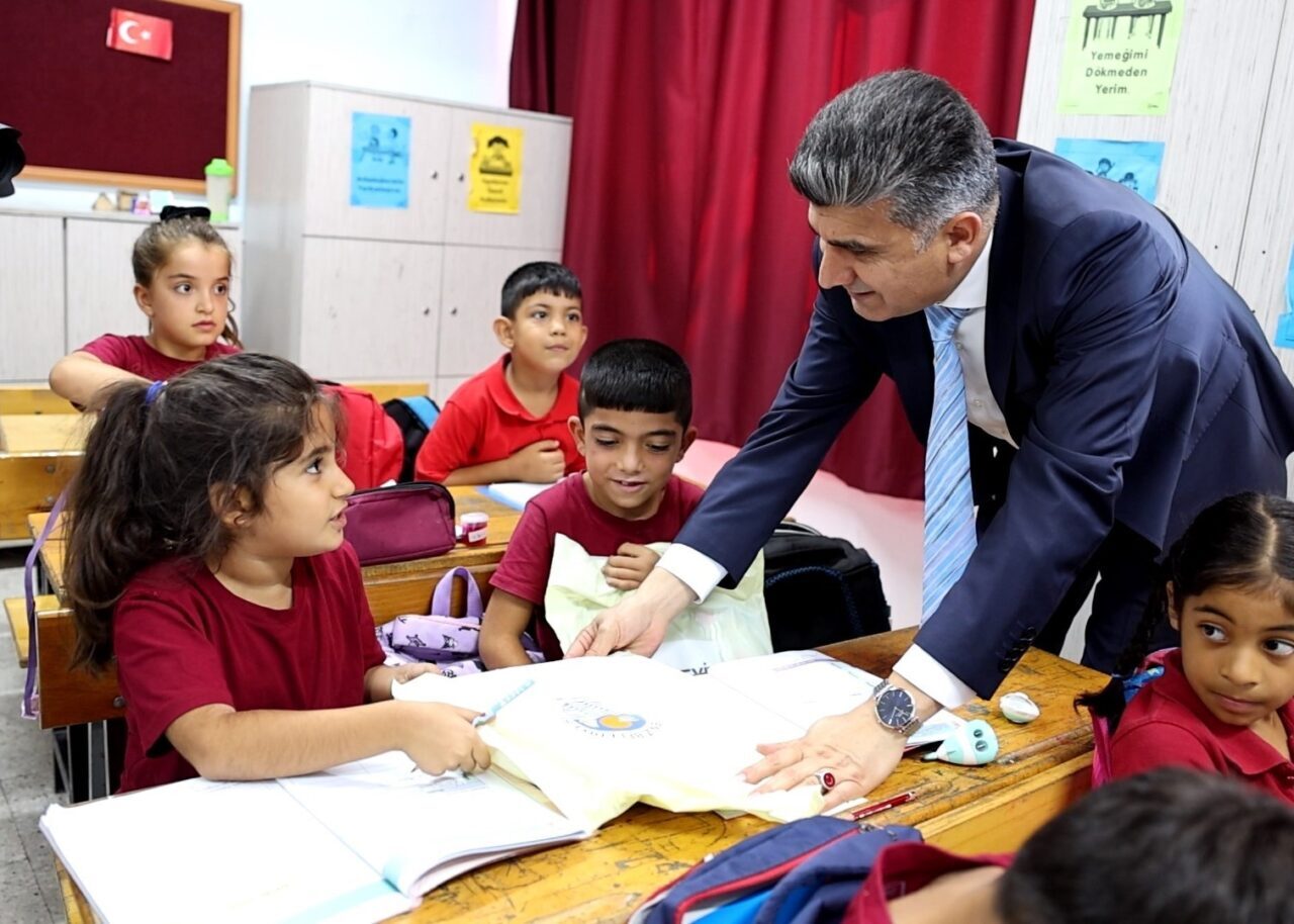 Akdeniz Kaymakamı ve Belediye Başkan Vekili Zeyit Şener, ilçenin kırsal