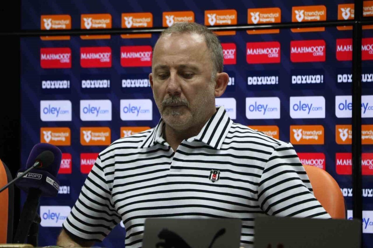 Beşiktaş Teknik Direktörü Sergen Yalçın, Anlanyaspor maçının ardından toparlanmaları gerektiğini