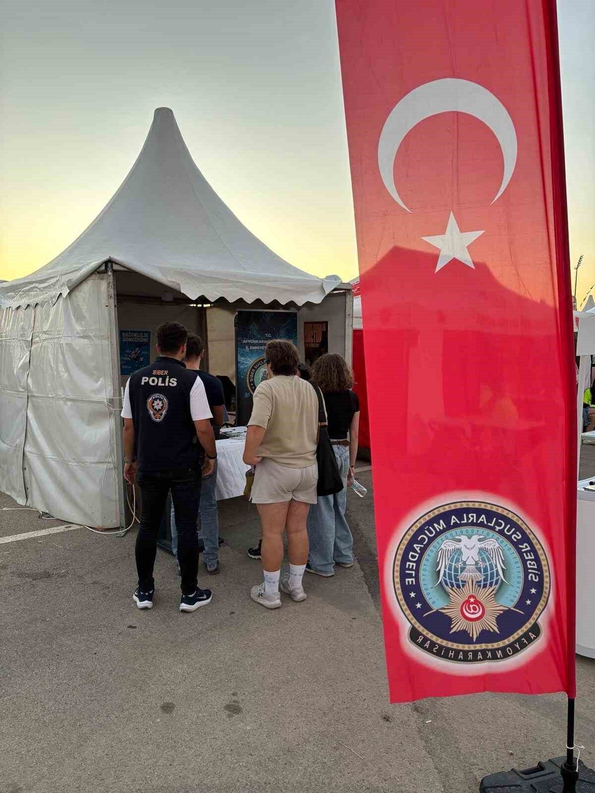 Afyonkarahisar’da ‘Siberay’ programı çerçevesinde yaklaşık 90 bin kişiye bilgilendirme yapıldı.