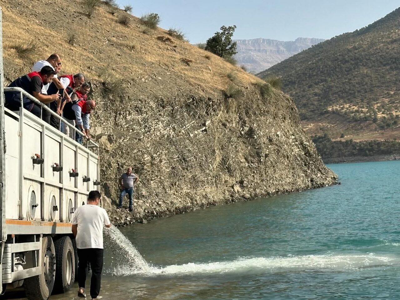 Tarım ve Orman Bakanlığı tarafından yürütülen “Su Kaynaklarının Balıklandırılması Projesi”