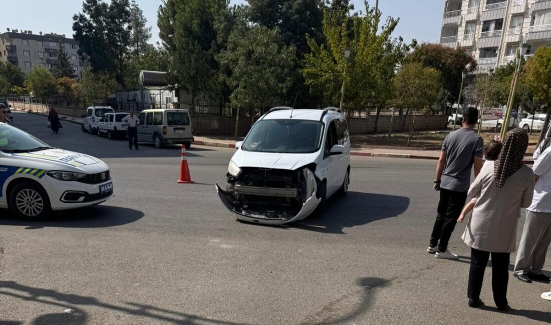 Siirt’te hafif ticari araç ile motosikletin çarpışması sonucu meydana gelen