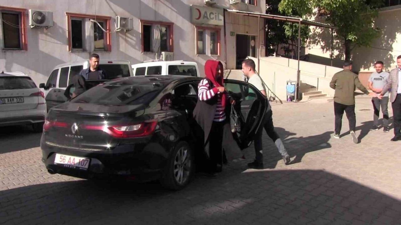 Siirt’in Pervari ilçesine bağlı Aşağıbağcılar köyünde yaşayan vatandaşlar, zorlu arazi