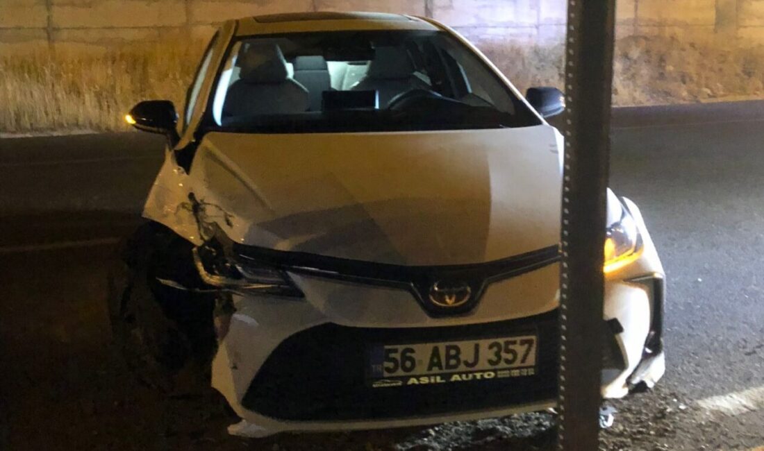 Siirt-Kurtalan kara yolunda seyir halindeki otomobil, sürücüsünün direksiyon hakimiyetini kaybetmesi