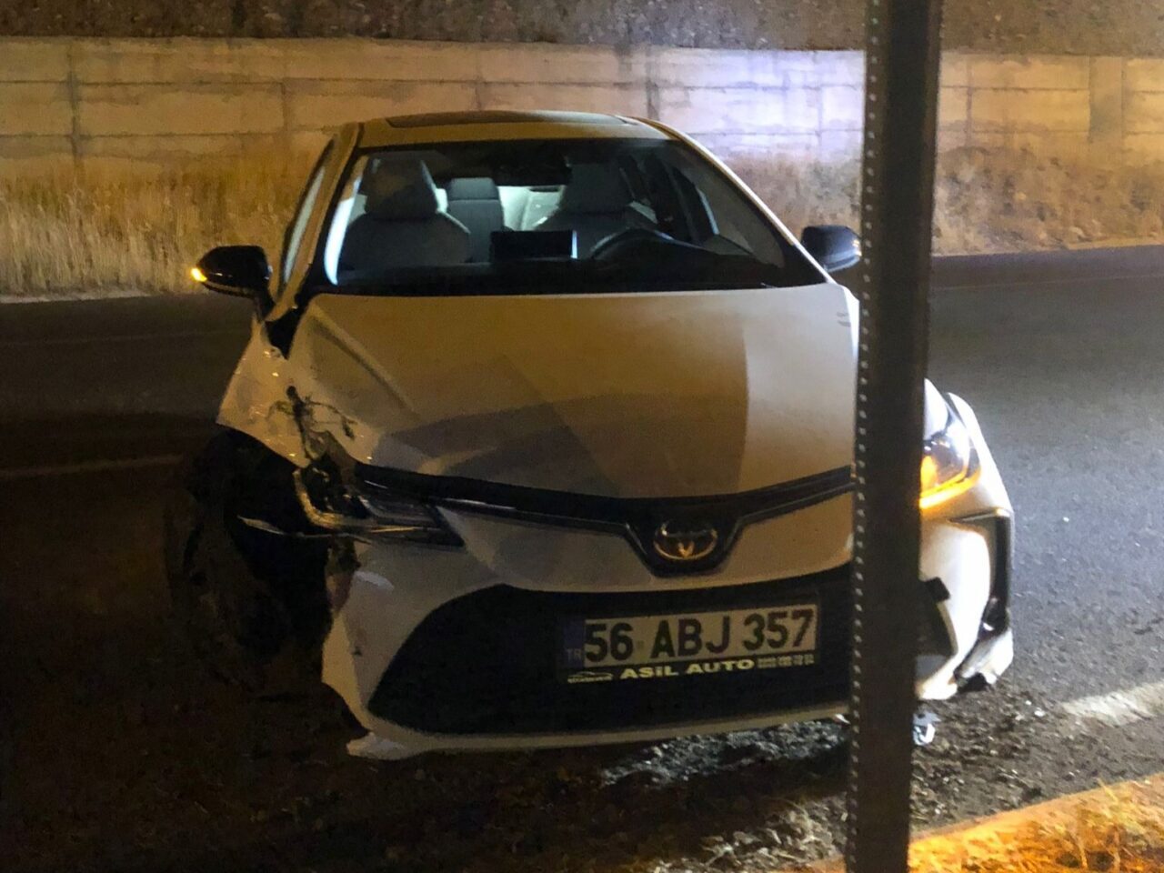 Siirt-Kurtalan kara yolunda seyir halindeki otomobil, sürücüsünün direksiyon hakimiyetini kaybetmesi