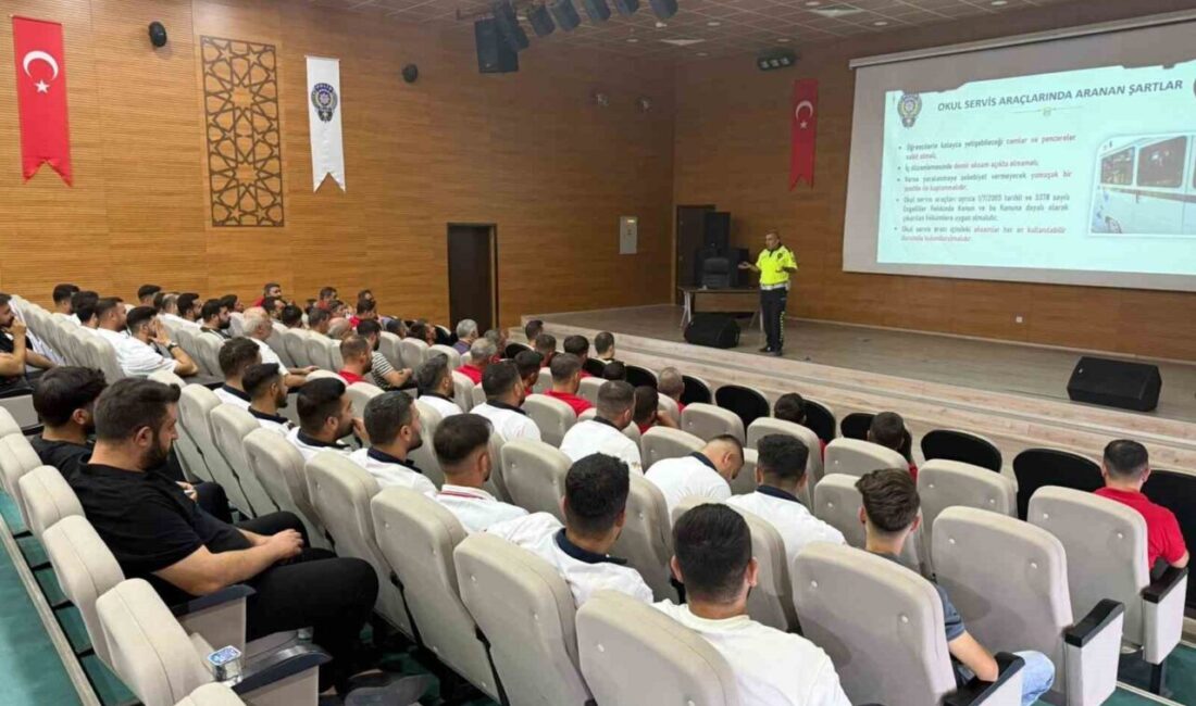 Siirt’te okul servis şoförleri ve rehber personele trafik güvenliği, trafik