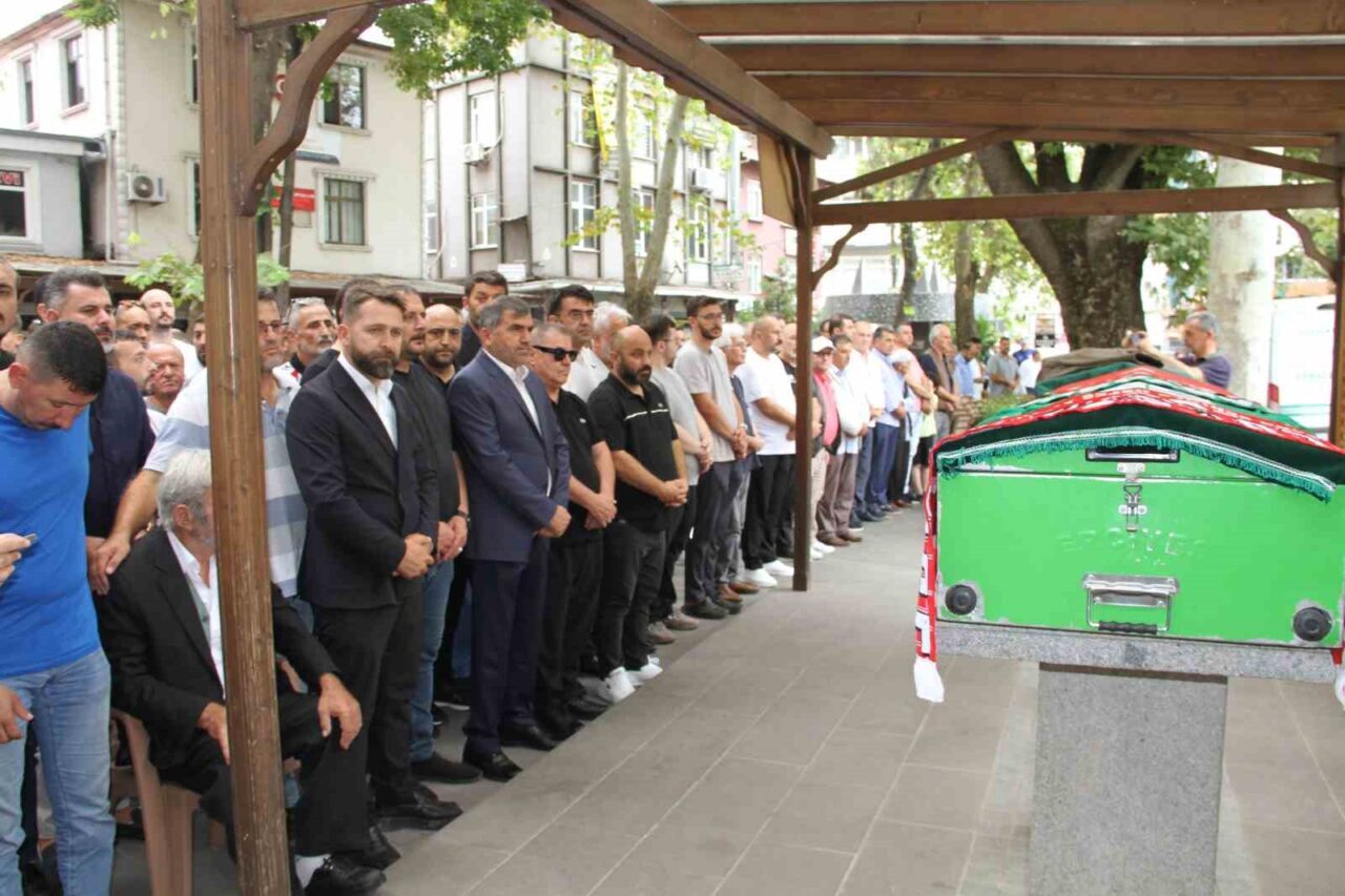 Giresun’un Tirebolu ilçesinde bir restoranda çıkan silahlı kavgada yaralanan ve