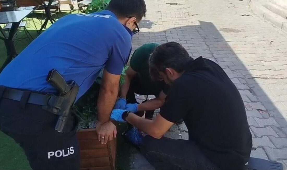 Mersin’in Tarsus ilçesinde bir kişi uğradığı silahlı saldırı sonucu yaralandı.